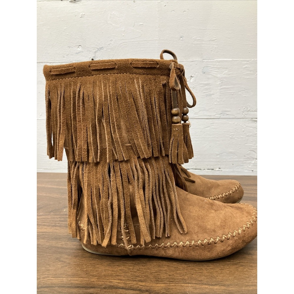 Minnetonka Moccasin Boots Sz 6 Woman's  2 Layer Fringe Caramel Brown Suede